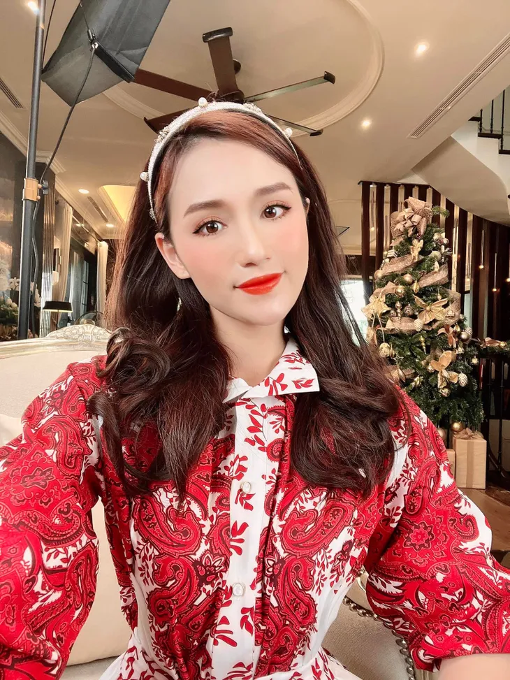 Diễn viên Việt tuần qua: Lương Thu Trang lên đồ sang chảnh tìm nơi phát người yêu - Ảnh 15. Diễn viên Việt tuần qua: Lương Thu Trang lên đồ sang chảnh tìm nơi phát người yêu - Ảnh 15.
