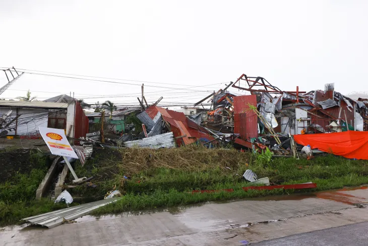 Số nạn nhân tử vong do siêu bão Rai ở Philippines tăng mạnh, lên hơn 200 người - Ảnh 1. Số nạn nhân tử vong do siêu bão Rai ở Philippines tăng mạnh, lên hơn 200 người - Ảnh 1.