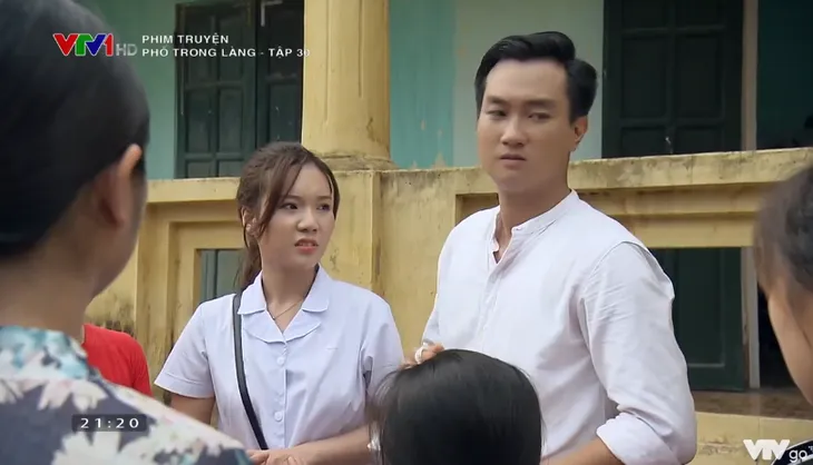 Phố trong làng - Tập 30: Dân làng vui sướng khi biết Đông tai qua nạn khỏi - Ảnh 5. Phố trong làng - Tập 30: Dân làng vui sướng khi biết Đông tai qua nạn khỏi - Ảnh 5.