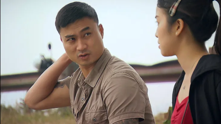Phố trong làng - Tập 30: Dân làng vui sướng khi biết Đông tai qua nạn khỏi - Ảnh 11. Phố trong làng - Tập 30: Dân làng vui sướng khi biết Đông tai qua nạn khỏi - Ảnh 11.