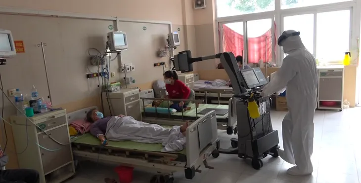 Hà Nội: Số bệnh nhân F0 diễn biến nặng tăng - Ảnh 1. Hà Nội: Số bệnh nhân F0 diễn biến nặng tăng - Ảnh 1.