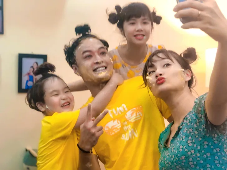 Hậu trường cực nhộn nhà Khánh - Đức trong Thương ngày nắng về - Ảnh 4. Hậu trường cực nhộn nhà Khánh - Đức trong Thương ngày nắng về - Ảnh 4.