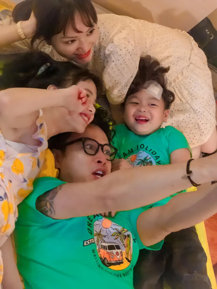 Hậu trường cực nhộn nhà Khánh - Đức trong Thương ngày nắng về - Ảnh 12. Hậu trường cực nhộn nhà Khánh - Đức trong Thương ngày nắng về - Ảnh 12.