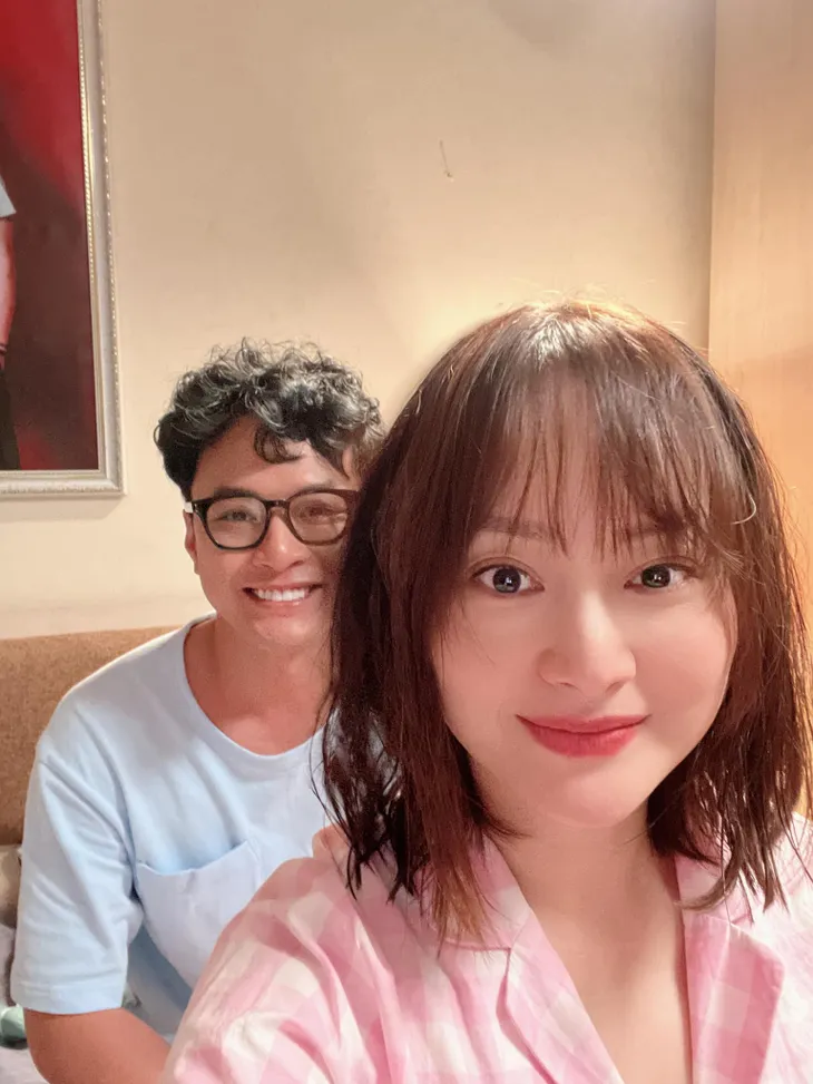Hậu trường cực nhộn nhà Khánh - Đức trong Thương ngày nắng về - Ảnh 6. Hậu trường cực nhộn nhà Khánh - Đức trong Thương ngày nắng về - Ảnh 6.