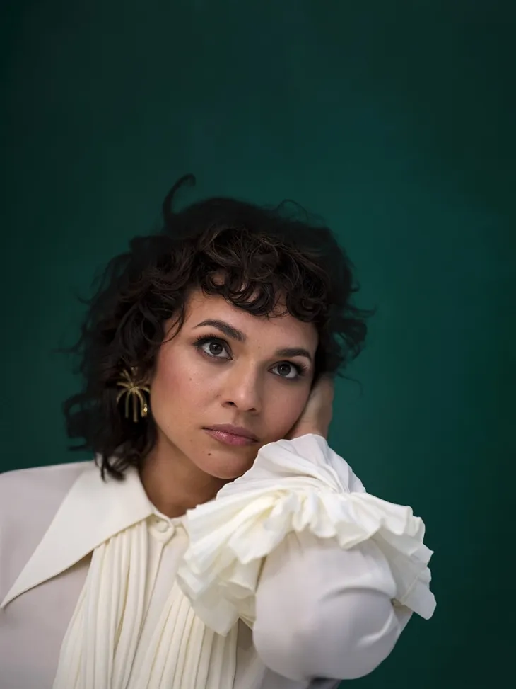 Norah Jones: Giáng sinh là khoảng thời gian hoài cổ - Ảnh 2. Norah Jones: Giáng sinh là khoảng thời gian hoài cổ - Ảnh 2.