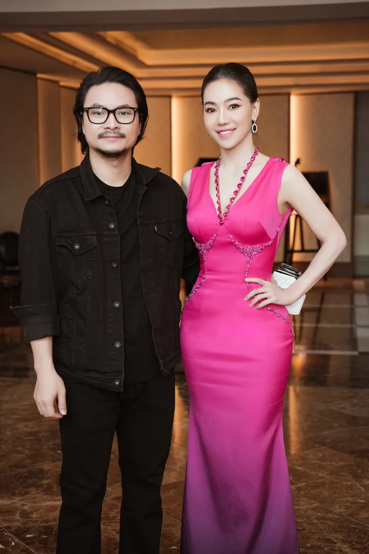 Thảm đỏ Miss World Vietnam 2022: Cặp Hoa hậu song Linh diện đầm cắt xẻ cuốn hút - Ảnh 13. Thảm đỏ Miss World Vietnam 2022: Cặp Hoa hậu song Linh diện đầm cắt xẻ cuốn hút - Ảnh 13.