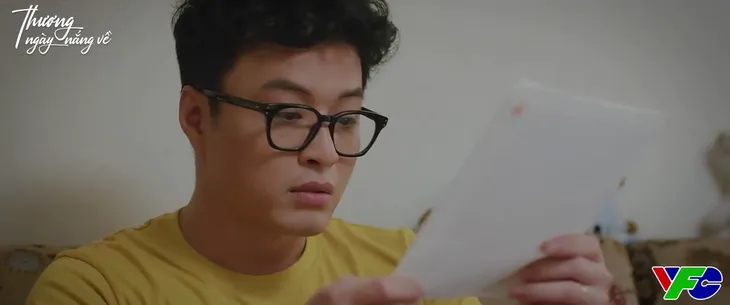Thương ngày nắng về - Tập 18: Đức tái mặt trước bài văn tả về gia đình của con gái - Ảnh 2. Thương ngày nắng về - Tập 18: Đức tái mặt trước bài văn tả về gia đình của con gái - Ảnh 2.