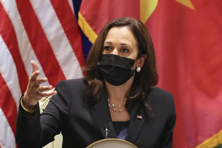 Phó Tổng thống Mỹ Kamala Harris xét nghiệm COVID-19 sau khi bị phơi nhiễm - Ảnh 1. Phó Tổng thống Mỹ Kamala Harris xét nghiệm COVID-19 sau khi bị phơi nhiễm - Ảnh 1.