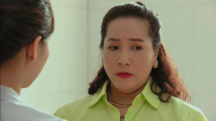 Phố trong làng - Tập 32: Trạm y tế chuyển đi, Ngọc - Nam vừa xa đã nhớ nhau - Ảnh 7. Phố trong làng - Tập 32: Trạm y tế chuyển đi, Ngọc - Nam vừa xa đã nhớ nhau - Ảnh 7.