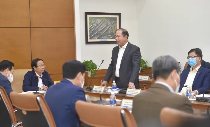 Phó Thủ tướng Lê Văn Thành: Dứt khoát phải hiện đại hóa ngành đường sắt - Ảnh 1. Phó Thủ tướng Lê Văn Thành: Dứt khoát phải hiện đại hóa ngành đường sắt - Ảnh 1.