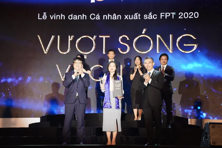 FPT được vinh danh Nơi làm việc tốt nhất ngành CNTT Việt Nam năm 2021 - Ảnh 2. FPT được vinh danh Nơi làm việc tốt nhất ngành CNTT Việt Nam năm 2021 - Ảnh 2.
