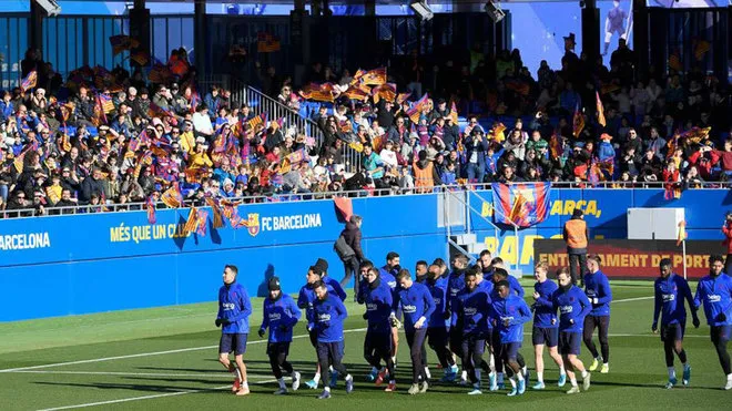 Barcelona sẽ bắt đầu năm mới với buổi tập mở thường niên - Ảnh 1. Barcelona sẽ bắt đầu năm mới với buổi tập mở thường niên - Ảnh 1.