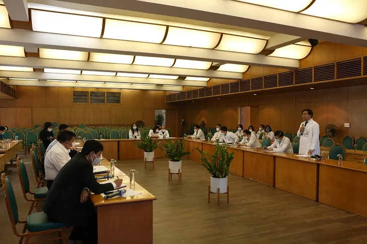 Bệnh viện Bạch Mai lên kế hoạch hỗ trợ, triển khai phòng khám F0 từ xa tại quận Đống Đa - Ảnh 1. Bệnh viện Bạch Mai lên kế hoạch hỗ trợ, triển khai phòng khám F0 từ xa tại quận Đống Đa - Ảnh 1.