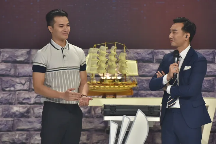 Cơ hội cho ai: Chàng trai 26 tuổi bật khóc khi lên truyền hình tìm việc, chốt lương “khủng” 38 triệu - Ảnh 2. Cơ hội cho ai: Chàng trai 26 tuổi bật khóc khi lên truyền hình tìm việc, chốt lương “khủng” 38 triệu - Ảnh 2.