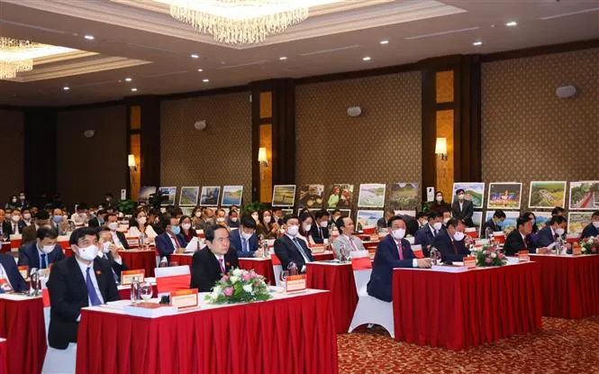 Tìm giải pháp để du lịch Việt Nam mở cửa an toàn trong bối cảnh mới - Ảnh 1. Tìm giải pháp để du lịch Việt Nam mở cửa an toàn trong bối cảnh mới - Ảnh 1.