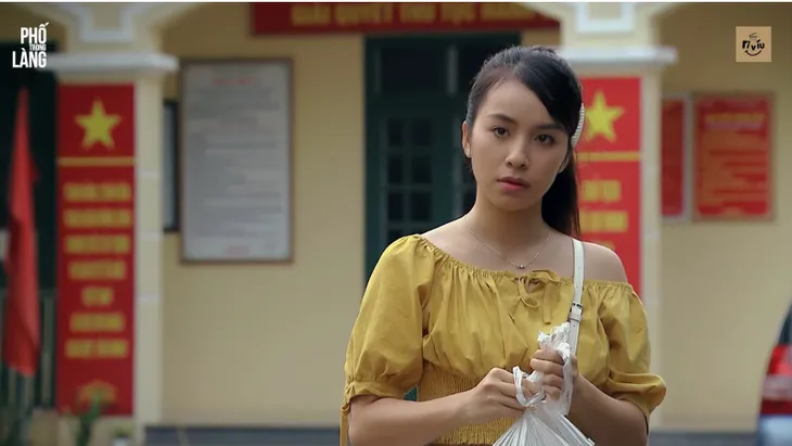 Ngắm nhan sắc ngoài đời của dàn gái quê Phố trong làng - Ảnh 2.