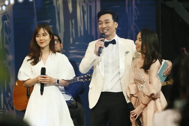 Gala Hãy yêu nhau đi: Kết thúc mùa yêu đầu nhiều dấu ấn - Ảnh 9. Gala Hãy yêu nhau đi: Kết thúc mùa yêu đầu nhiều dấu ấn - Ảnh 9.