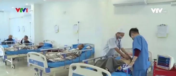 An sinh tuổi già mùa dịch - không chỉ là nỗi lo sinh kế - Ảnh 1. An sinh tuổi già mùa dịch - không chỉ là nỗi lo sinh kế - Ảnh 1.