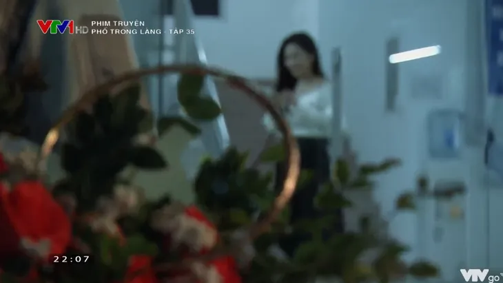 Phố trong làng - Tập 35: Mặc người yêu cũ níu kéo, Nam quyết đến với Ngọc - Ảnh 13. Phố trong làng - Tập 35: Mặc người yêu cũ níu kéo, Nam quyết đến với Ngọc - Ảnh 13.