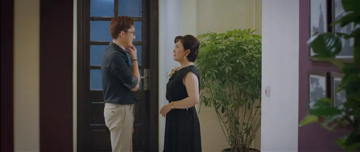 Thương ngày nắng về - Tập 19: Trang nghĩ Duy là phi công cặp kè với bà Nhung - Ảnh 3. Thương ngày nắng về - Tập 19: Trang nghĩ Duy là phi công cặp kè với bà Nhung - Ảnh 3.