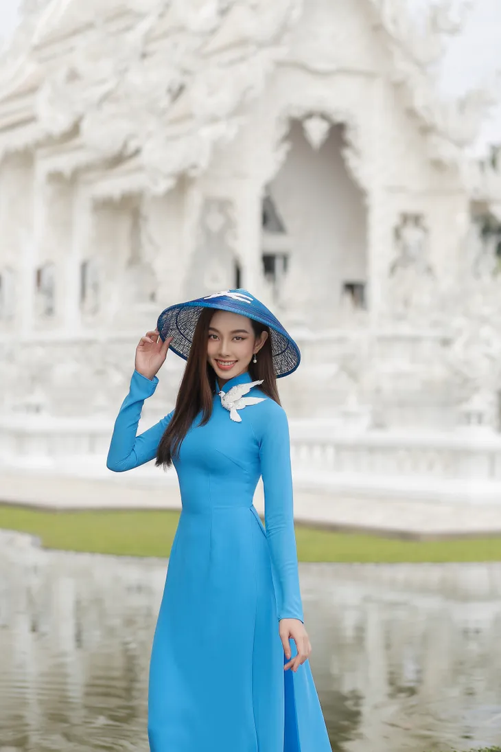 Thùy Tiên diện áo dài sau đăng quang Miss Grand International 2021 - Ảnh 1. Thùy Tiên diện áo dài sau đăng quang Miss Grand International 2021 - Ảnh 1.