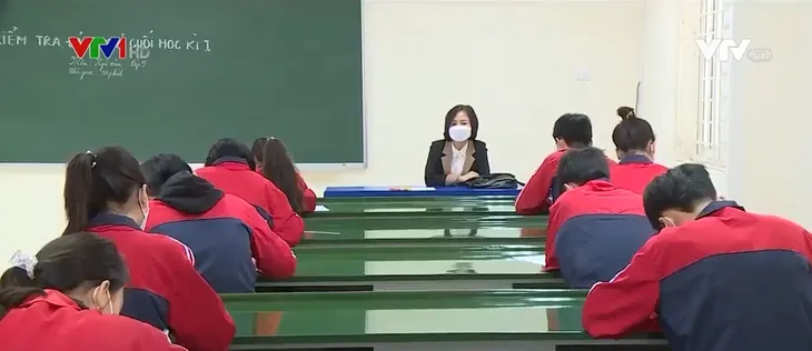 Học sinh cuối cấp Hà Nội gấp rút kiểm tra học kỳ - Ảnh 1. Học sinh cuối cấp Hà Nội gấp rút kiểm tra học kỳ - Ảnh 1.