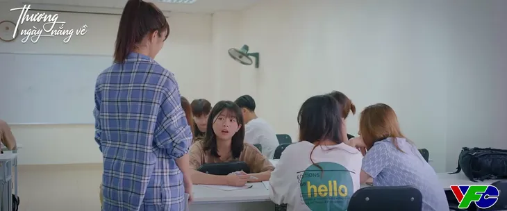 Thương ngày nắng về - Tập 21: Vân Vân bị hắt hủi ở lớp học - Ảnh 2. Thương ngày nắng về - Tập 21: Vân Vân bị hắt hủi ở lớp học - Ảnh 2.