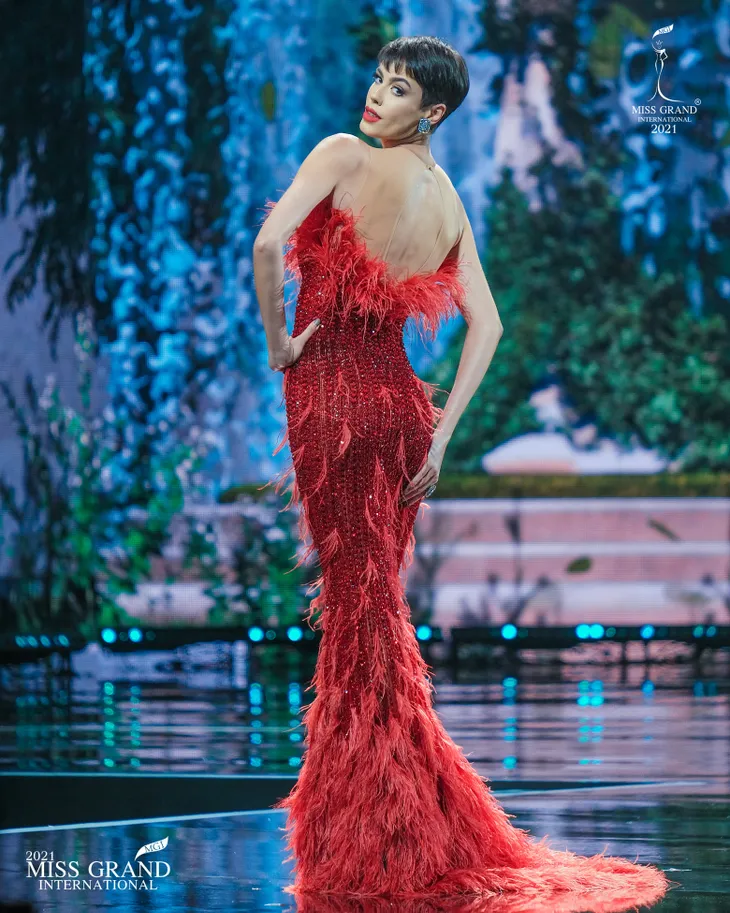 Bán kết Miss Grand International 2021: Thí sinh đọ dáng trong trang phục dạ hội - Ảnh 17. Bán kết Miss Grand International 2021: Thí sinh đọ dáng trong trang phục dạ hội - Ảnh 17.