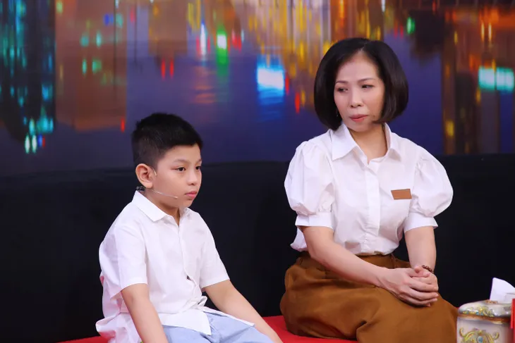 Ốc Thanh Vân rơi nước mắt trước tâm sự xót xa của cậu bé mồ côi 8 tuổi - Ảnh 2. Ốc Thanh Vân rơi nước mắt trước tâm sự xót xa của cậu bé mồ côi 8 tuổi - Ảnh 2.