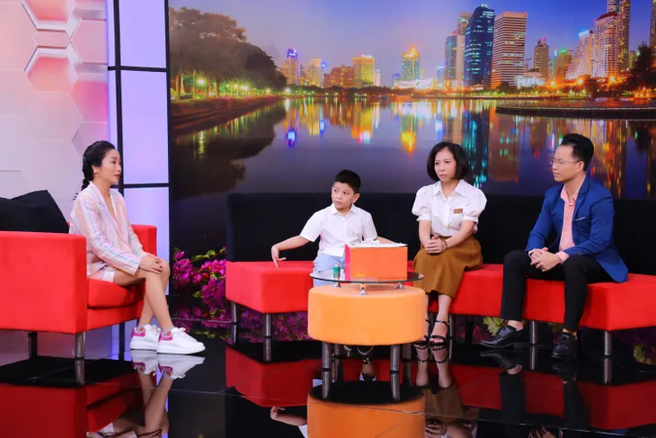 Ốc Thanh Vân rơi nước mắt trước tâm sự xót xa của cậu bé mồ côi 8 tuổi - Ảnh 3. Ốc Thanh Vân rơi nước mắt trước tâm sự xót xa của cậu bé mồ côi 8 tuổi - Ảnh 3.
