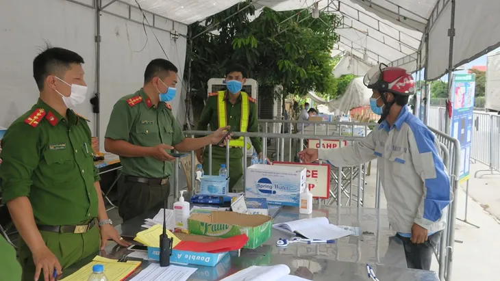 Tết Dương lịch: Người từ Hà Nội về các tỉnh có bị cách ly y tế? - Ảnh 1. Tết Dương lịch: Người từ Hà Nội về các tỉnh có bị cách ly y tế? - Ảnh 1.