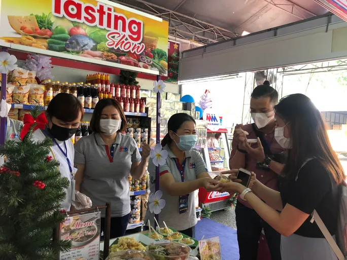 Hơn 600 doanh nghiệp mang đặc sản vùng miền tới TP Hồ Chí Minh - Ảnh 1. Hơn 600 doanh nghiệp mang đặc sản vùng miền tới TP Hồ Chí Minh - Ảnh 1.
