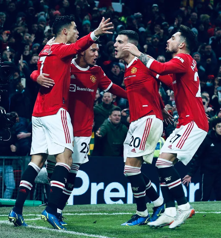 Ronaldo ghi bàn thắng thứ 800, Man Utd ngược dòng ngoạn mục trước Arsenal - Ảnh 4. Ronaldo ghi bàn thắng thứ 800, Man Utd ngược dòng ngoạn mục trước Arsenal - Ảnh 4.