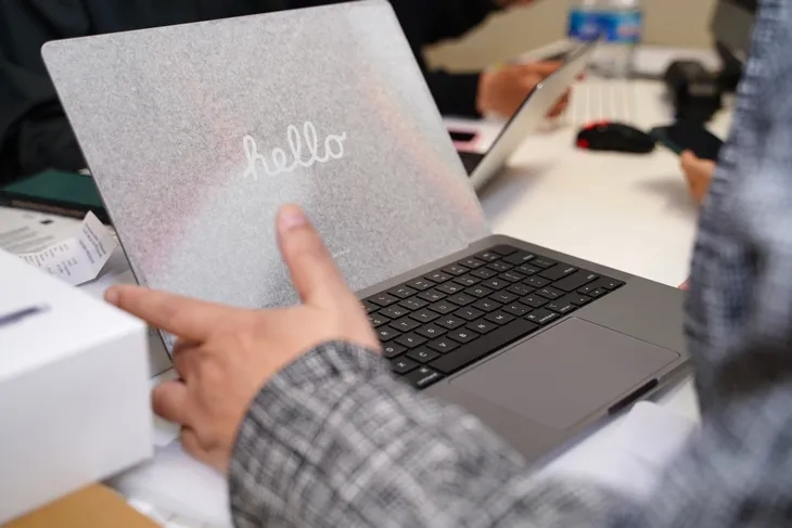 MacBook Pro 14 inch và 16 inch lên kệ tại Việt Nam, giá từ 53 triệu đồng - Ảnh 2. MacBook Pro 14 inch và 16 inch lên kệ tại Việt Nam, giá từ 53 triệu đồng - Ảnh 2.
