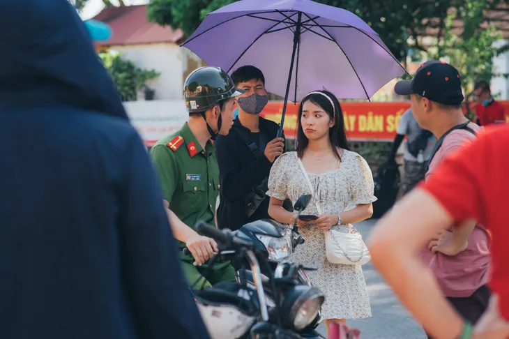 Trần Vân: Chưa bao giờ hám trai bám trai như Hoài Phố trong làng - Ảnh 7. Trần Vân: Chưa bao giờ hám trai bám trai như Hoài Phố trong làng - Ảnh 7.