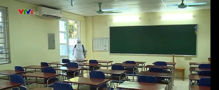 Hà Nội: Các trường THPT chuẩn bị đón học sinh trở lại trường - Ảnh 1. Hà Nội: Các trường THPT chuẩn bị đón học sinh trở lại trường - Ảnh 1.