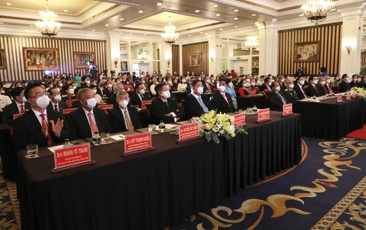 TP Vũng Tàu tổ chức kỷ niệm 30 năm thành lập và đón nhận Huân chương Lao động hạng 3 - Ảnh 1. TP Vũng Tàu tổ chức kỷ niệm 30 năm thành lập và đón nhận Huân chương Lao động hạng 3 - Ảnh 1.
