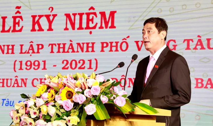 TP Vũng Tàu tổ chức kỷ niệm 30 năm thành lập và đón nhận Huân chương Lao động hạng 3 - Ảnh 2. TP Vũng Tàu tổ chức kỷ niệm 30 năm thành lập và đón nhận Huân chương Lao động hạng 3 - Ảnh 2.