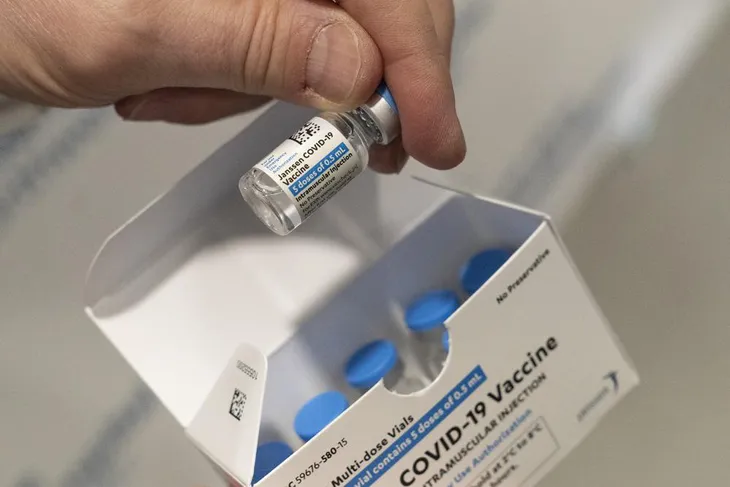 Mũi vaccine tăng cường của Johnson & Johnson giúp phòng ngừa tới 84% nguy cơ nhập viện - Ảnh 1. Mũi vaccine tăng cường của Johnson & Johnson giúp phòng ngừa tới 84% nguy cơ nhập viện - Ảnh 1.