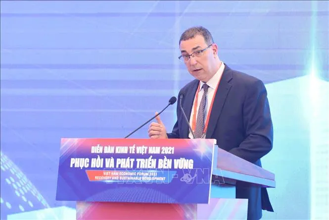 Trưởng đại diện IMF tại Việt Nam: Kinh tế Việt Nam đang có những dấu hiệu phục hồi, bắt đầu từ quý IV/2021 - Ảnh 2. Trưởng đại diện IMF tại Việt Nam: Kinh tế Việt Nam đang có những dấu hiệu phục hồi, bắt đầu từ quý IV/2021 - Ảnh 2.