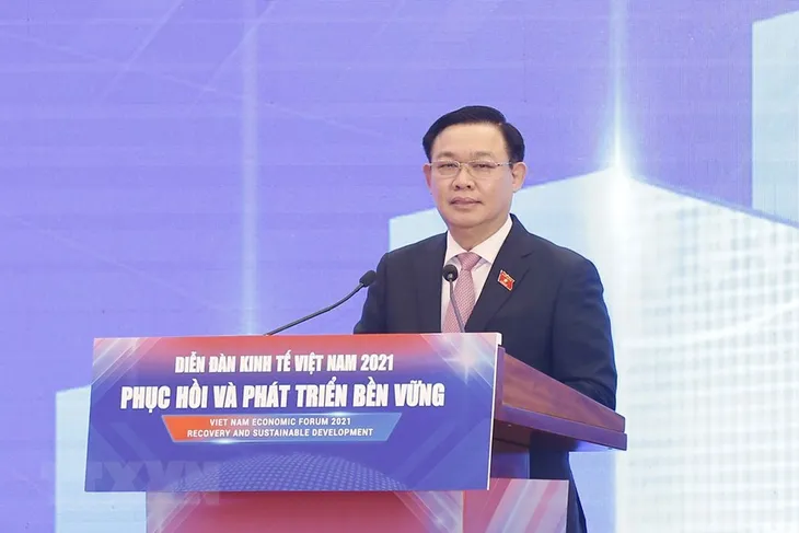 Kiên trì giữ vững ổn định kinh tế vĩ mô - Ảnh 1. Kiên trì giữ vững ổn định kinh tế vĩ mô - Ảnh 1.