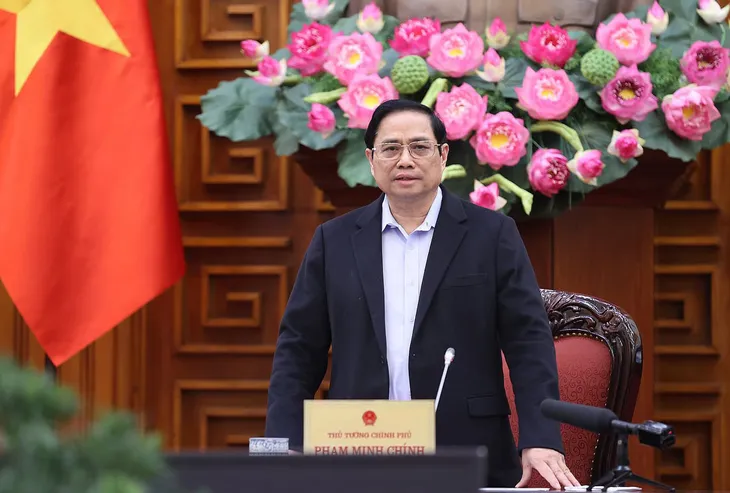 Thủ tướng họp trực tuyến với 8 tỉnh miền Trung, Tây Nguyên về khắc phục hậu quả mưa lũ - Ảnh 1. Thủ tướng họp trực tuyến với 8 tỉnh miền Trung, Tây Nguyên về khắc phục hậu quả mưa lũ - Ảnh 1.