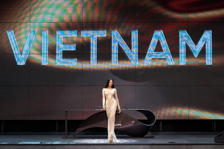 Bình chọn trang phục dạ hội cho Kim Duyên tại Miss Universe 2021 - Ảnh 4. Bình chọn trang phục dạ hội cho Kim Duyên tại Miss Universe 2021 - Ảnh 4.