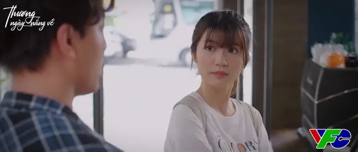 Thương ngày nắng về - Tập 10: Vân Vân (Ngọc Huyền) thành ứng cử viên sáng giá với Phong (Quốc Đam) - Ảnh 8. Thương ngày nắng về - Tập 10: Vân Vân (Ngọc Huyền) thành ứng cử viên sáng giá với Phong (Quốc Đam) - Ảnh 8.