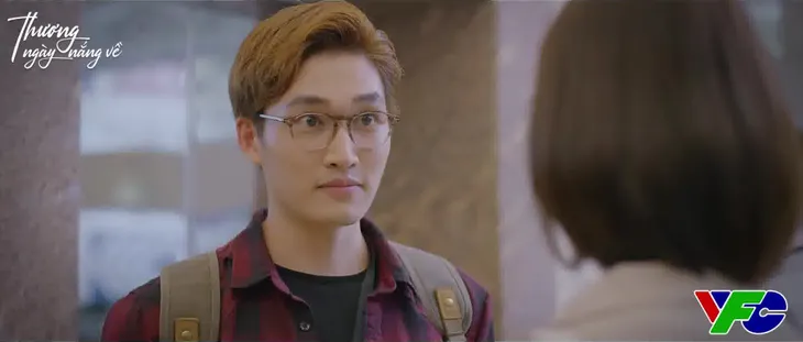 Thương ngày nắng về - Tập 10: Vân Trang (Huyền Lizzie) bị đồn tà lưa trai trẻ Duy (Đình Tú) - Ảnh 5. Thương ngày nắng về - Tập 10: Vân Trang (Huyền Lizzie) bị đồn tà lưa trai trẻ Duy (Đình Tú) - Ảnh 5.