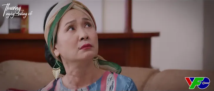 Thương ngày nắng về - Tập 10: Bà Hiền (NSND Lan Hương) bắt con dâu hầu hạ mình - Ảnh 6. Thương ngày nắng về - Tập 10: Bà Hiền (NSND Lan Hương) bắt con dâu hầu hạ mình - Ảnh 6.