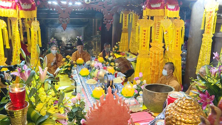 Tưởng niệm 713 năm Phật hoàng Trần Nhân Tông nhập niết bàn - Ảnh 2. Tưởng niệm 713 năm Phật hoàng Trần Nhân Tông nhập niết bàn - Ảnh 2.