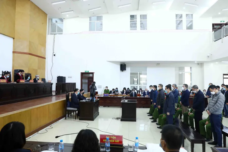 Hai nguyên Phó Tổng Giám đốc VEC lĩnh tổng cộng 13 năm tù - Ảnh 1. Hai nguyên Phó Tổng Giám đốc VEC lĩnh tổng cộng 13 năm tù - Ảnh 1.