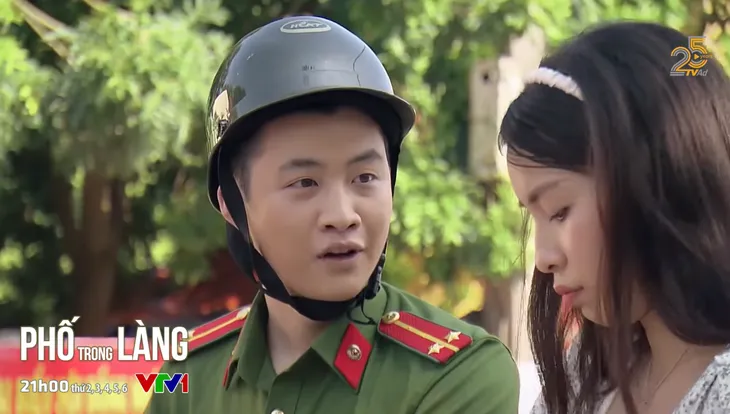 Phố trong làng - Tập 20: Hoàng tiếp tục bị Hoài làm phiền - Ảnh 2. Phố trong làng - Tập 20: Hoàng tiếp tục bị Hoài làm phiền - Ảnh 2.