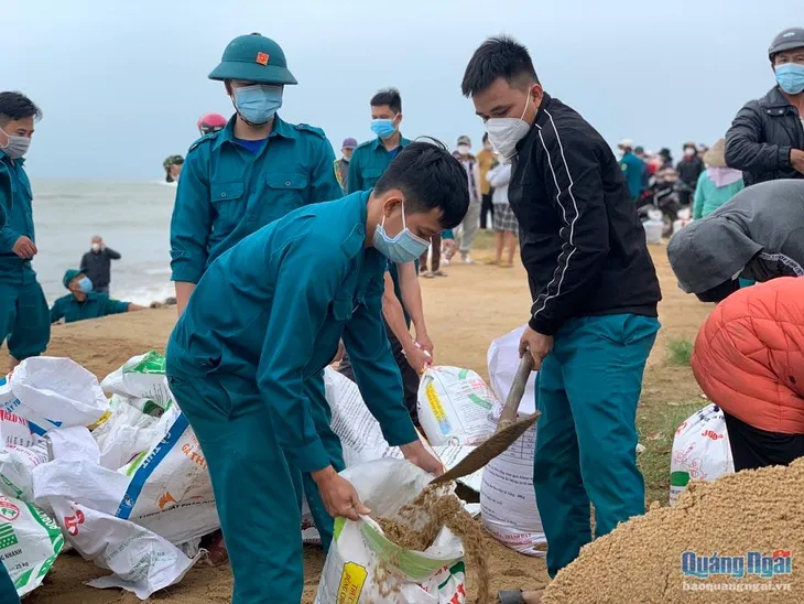 Triều cường xâm thực tại Quảng Ngãi - Ảnh 3. Triều cường xâm thực tại Quảng Ngãi - Ảnh 3.